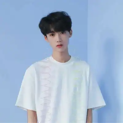 女生在吗钢铁直男在的,高情商大佬没脑子么,看我的
