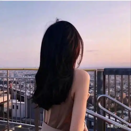 第二十篇好看的背影侧脸头像女生最爱的真人头像,太美了
