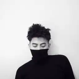 情侣头像一对两张背影黑白超霸气
