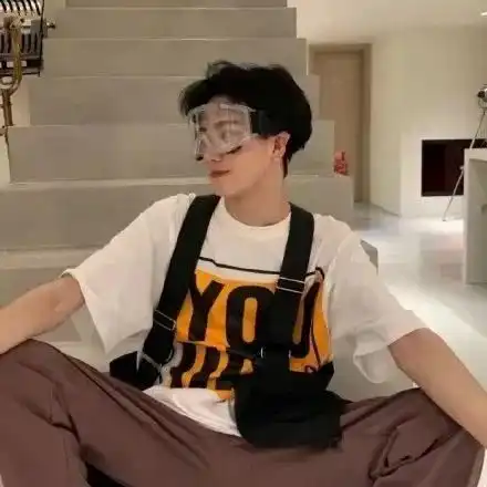 超可的男生头像干净的酷
