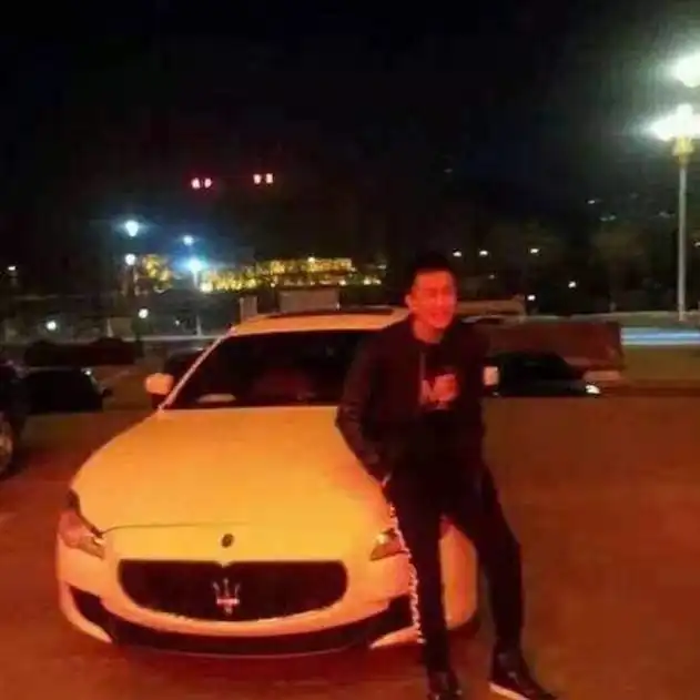 cba郭艾伦开500万超跑带神秘女子街头兜风,球员豪车个个不简单
