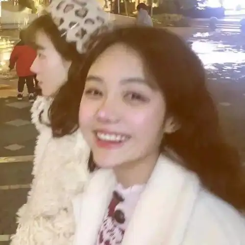 50张女生头像丨生活不易,猪猪叹气
