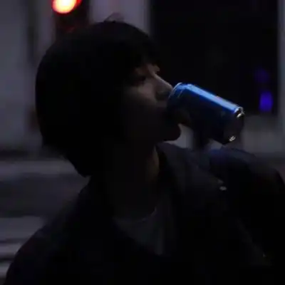 禾白ins风干净男头后来笨手笨脚男生头像我要个性网

