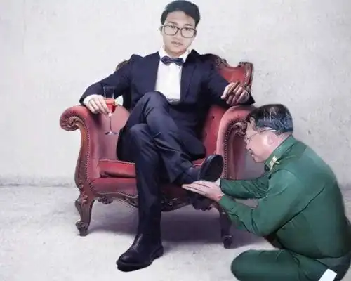 为网友服务,敏昂莱化身服务员
