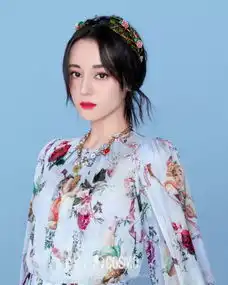 美人计丨迪丽热巴又上热搜了,因为拍照好看
