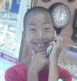 搞笑的农村小孩笑死你
