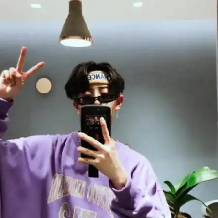 时尚潮流微信头像男,追求潮流只是一种调情
