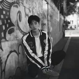 那些属于你我的温存,已散变成空气
