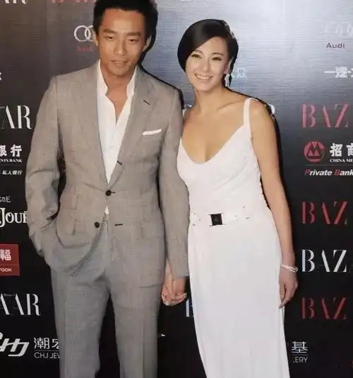 内娱萧亚轩大叔转攻小鲜肉的张雨绮,看男人眼光还是不太行啊
