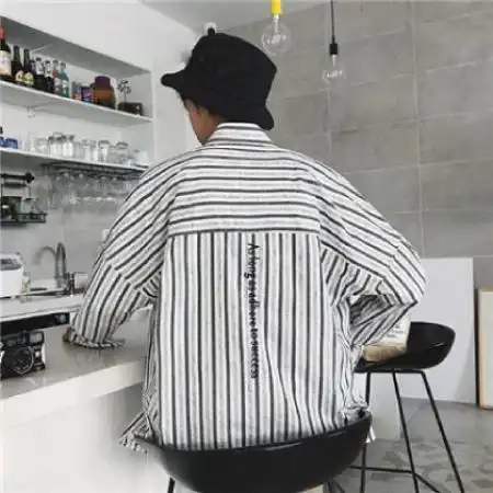 头像男生背影,头像男生背影伤感孤单
