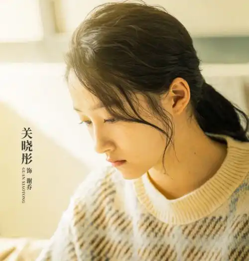 关晓彤新剧正式杀青携两名男神合作,谁料女配颜值更吸睛
