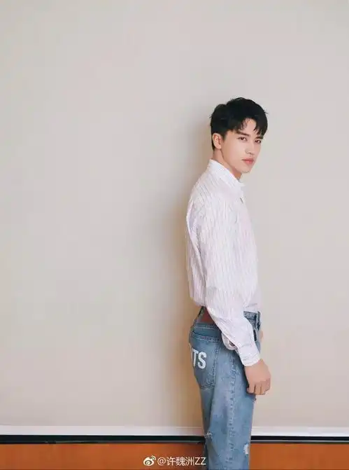 徐明浩探秘青你,吴磊玩转国内外,他却把vlog拍成了电视剧
