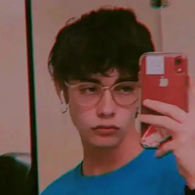 念欧美帅气酷炫成熟男生头像
