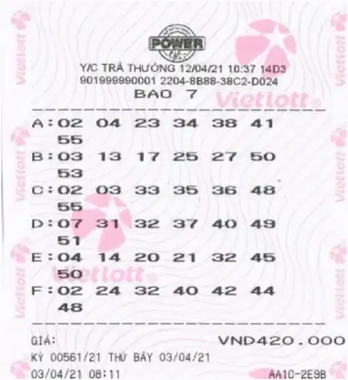 打工男子买彩票幸运中得4000万大奖,戴面具领奖当场捐130万
