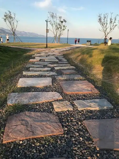 来青岛别去栈桥看人山人海了,来看看心旷神怡的小麦岛公园
