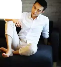 都说靖王王凯的手好看,那是因为你们没见过他的脚
