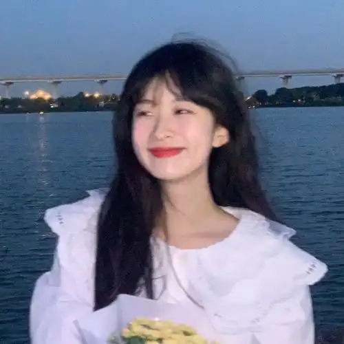 ins小众干净女生头像
