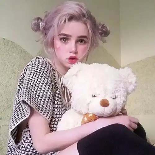 头像你是不是又在苦心翻找一句话,只为了给那个人看
