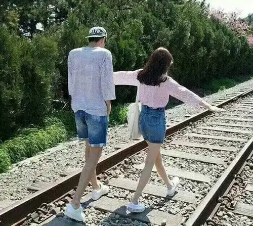 感情中越在乎反而留不住,聪明的人这样做,让对方对你死心塌地
