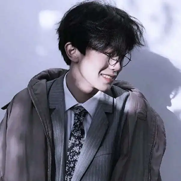 头像情话都是假的
