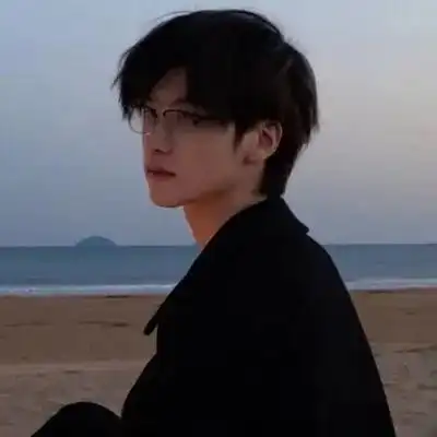男生头像月亮说一起走夜路吧