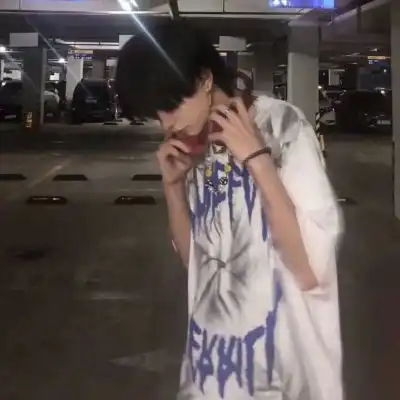 真人男生头像这个世界的一切都是公平交易
