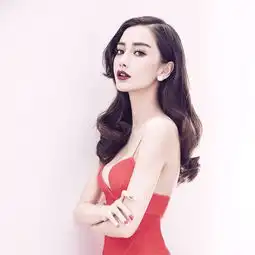 angelababy浪漫长卷发图片诱惑力十足