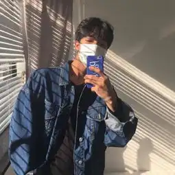 好看的手机控男生微信头像
