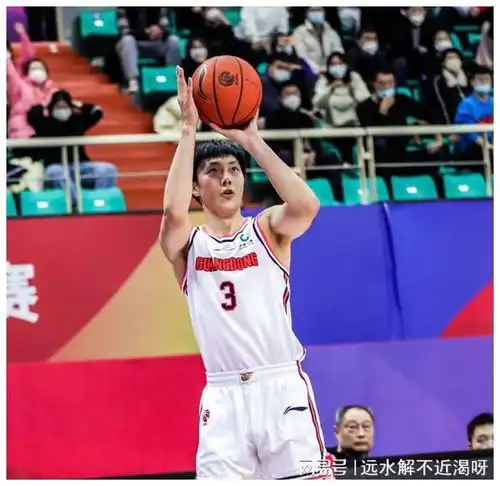从倒数第一到重回两强,三场败仗只输三分,最强广东宏远王者归来
