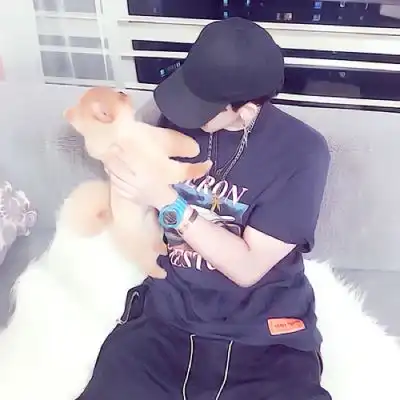 微信帅哥头像图片潮流男神每个微笑都是你的动力
