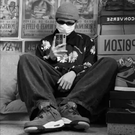 黑白男生头像,上不上镜取决于自己
