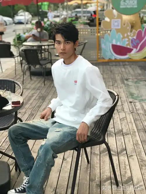 谈一个特别帅特别帅的男朋友是种怎样的体验
