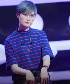 承认吧,李宇春的火一直都是个谜
