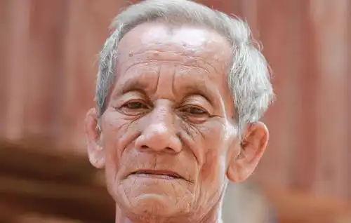 为什么60多岁的男人更需要女人两个过来人,说出最迫切的需求
