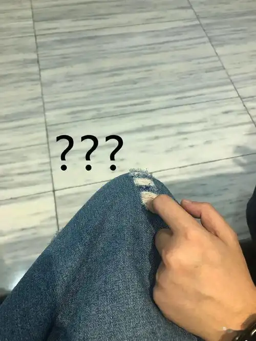 无意中发现女友把易烊千玺藏进衣柜结果现在的追星女孩这么疯狂吗
