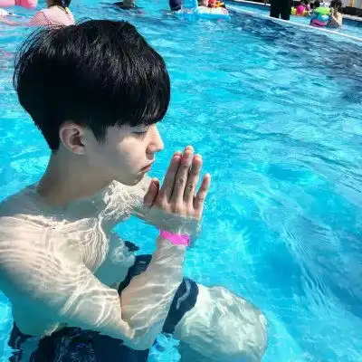洂高冷魅力男头.不做神佛做你的qq男生头像我要个性网
