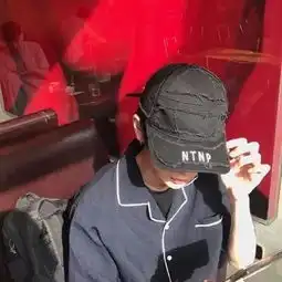 潮男头像丨我还是很爱你,像风走了八千里
