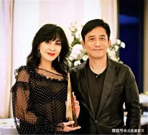 梁朝伟和张曼玉最般配,却娶了刘嘉玲,婚姻中适合比相爱更重要
