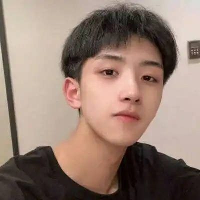 20岁头像男真人小周
