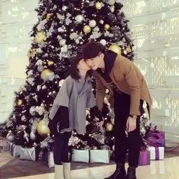 相差18岁萌兄妹,哥哥既是帅哥又是妹控
