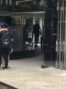 组图陈伟霆娜扎北京拍戏俊男美女街头嬉笑超级养眼
