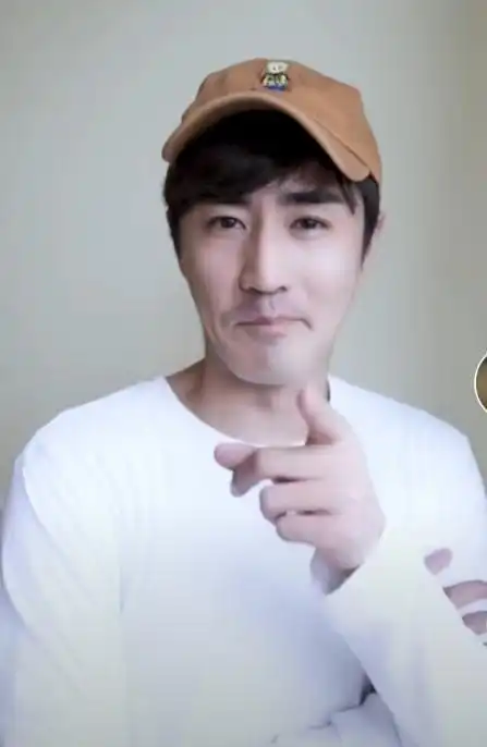 杨玏演渣男被骂,模仿亲爹杨立新致歉,父子同演三十而已却不同框
