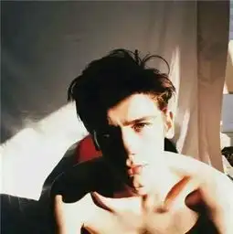 时尚冷酷性感欧美男生头像欧美男生个性qq头像
