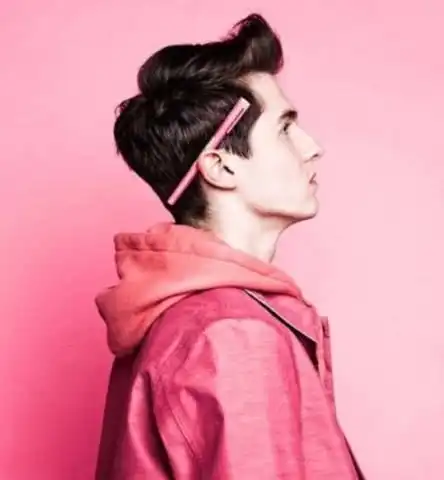 男生为了追求异性做的这几件事其实不值得,网友起码是底线
