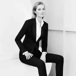 搭配雌雄同体,就是我的时尚态度...帅晕自己
