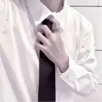 qq头像白衬衫男生白衬衫男生帅气半身qq头像

