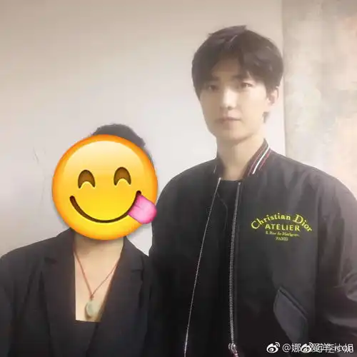 火锅爱好者再次出动有网友偶遇杨洋三里屯吃火锅
