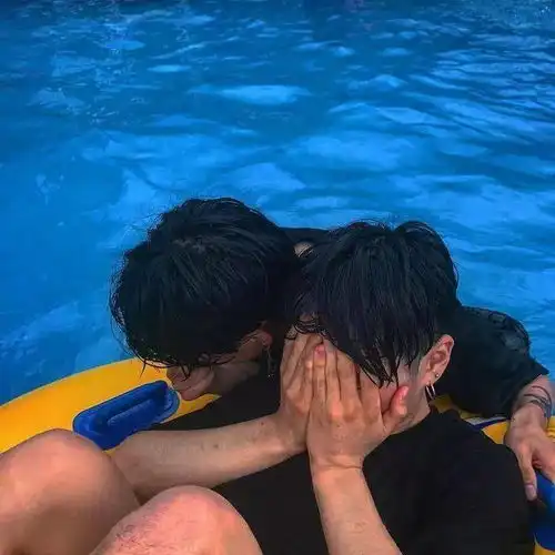 背景图就不祝你们暴富了祝你们从此一辈子不脱发
