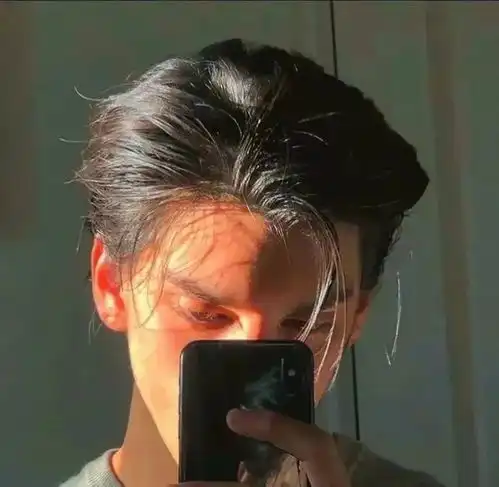 帅气头像超绝的男生头像
