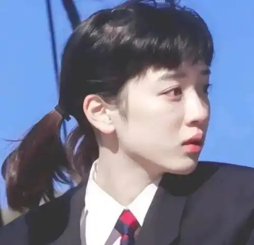 超好看的日系女生头像
